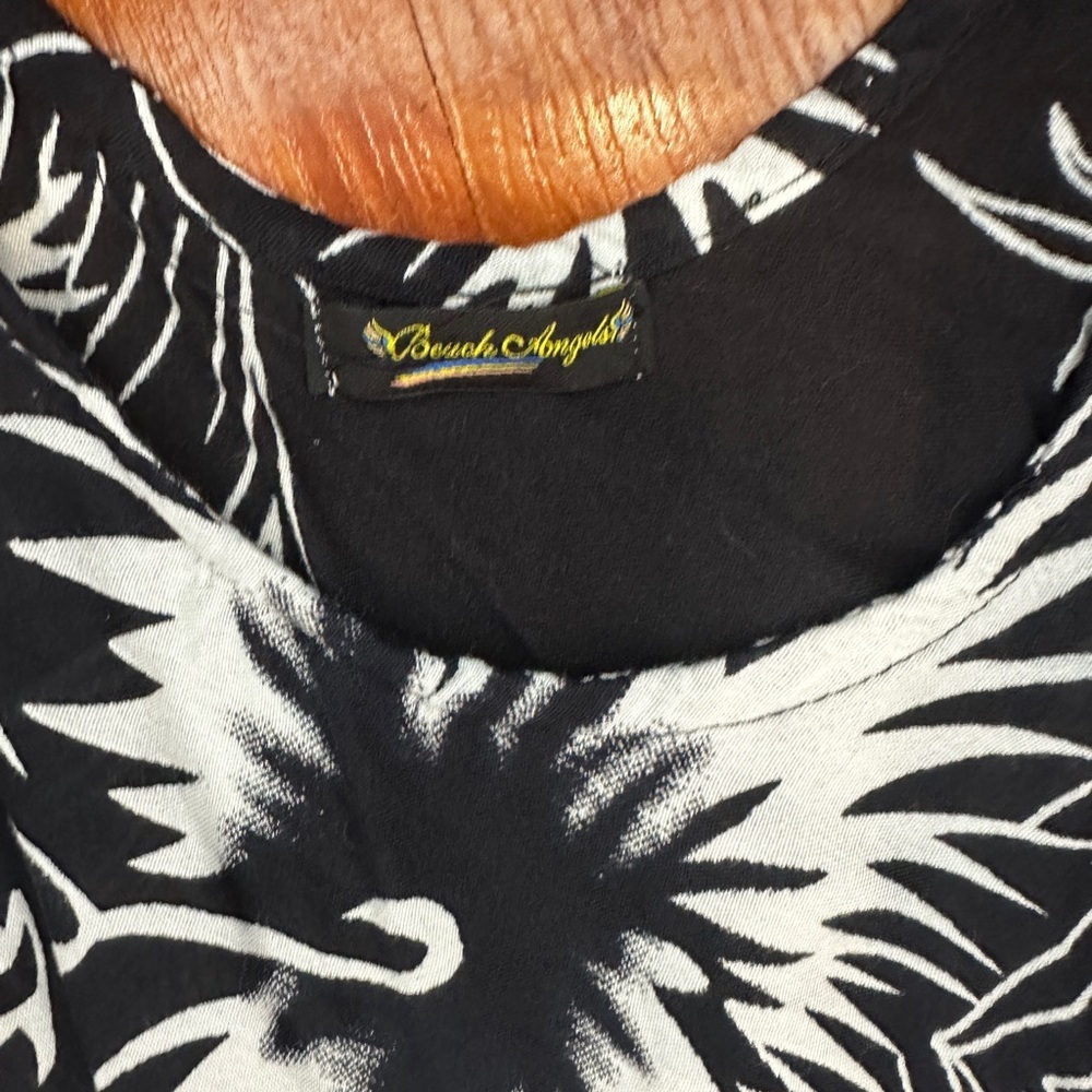 Beach Angels Black and White Floral Cover up Dress. Free Size. - Picture 8 of 13